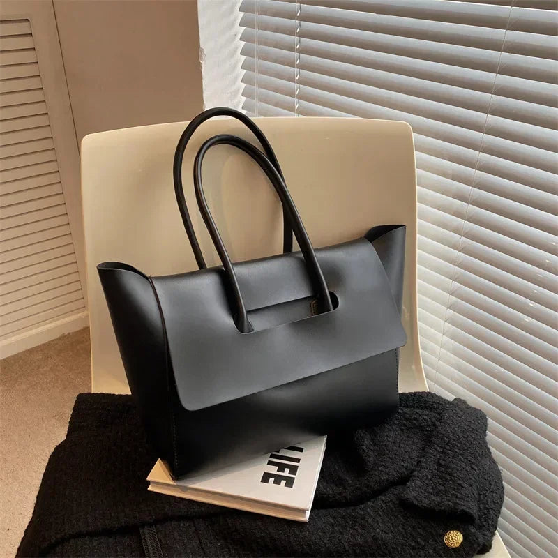 Tavona Leather Totebag