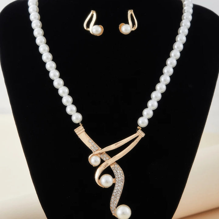 Elanora Pearl Necklace Set