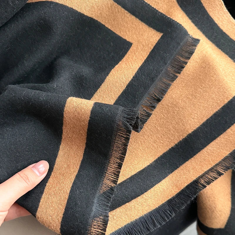 Serin Chic Border Scarf