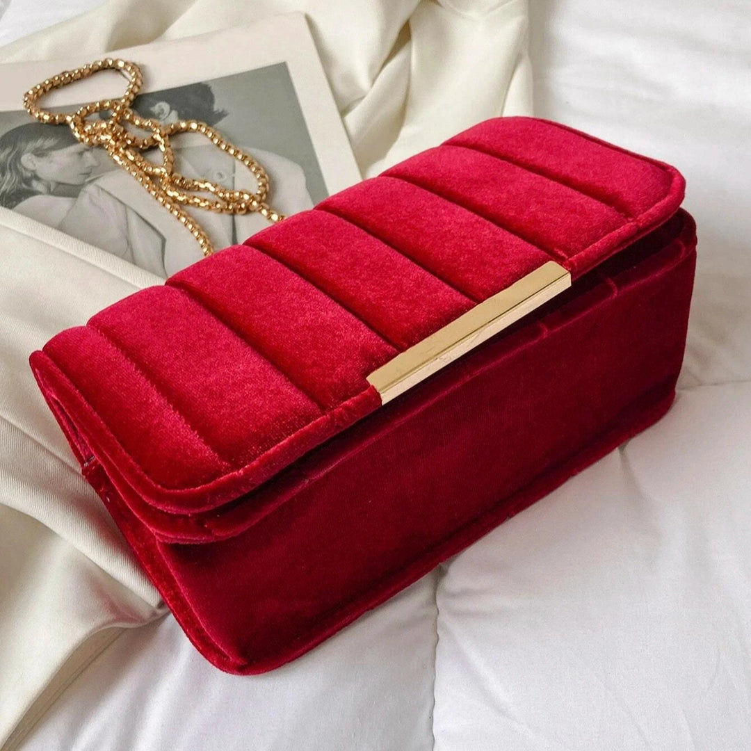 Kaira Velvet Chain Bag
