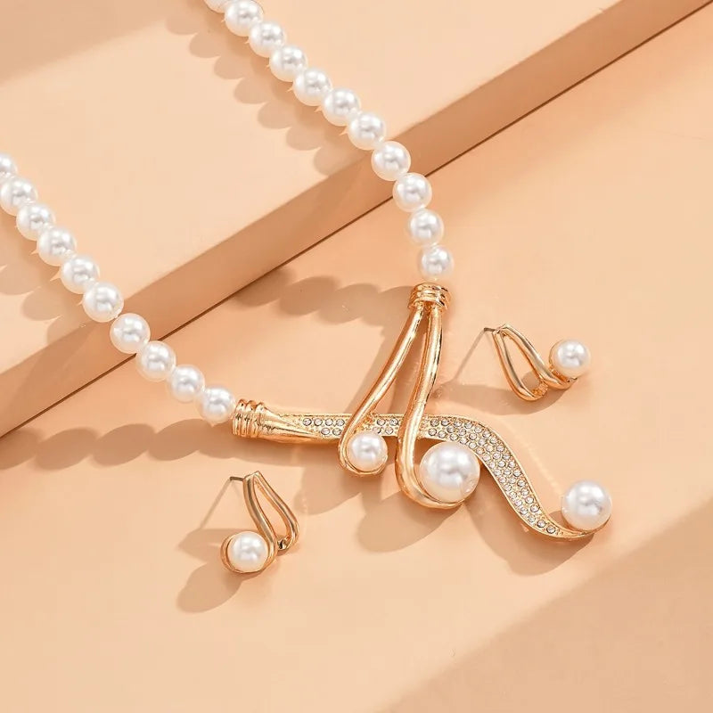 Elanora Pearl Necklace Set