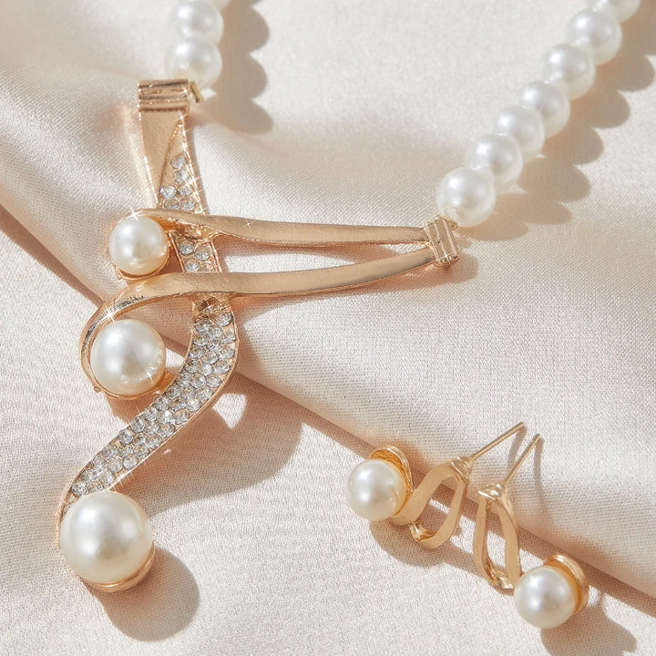 Elanora Pearl Necklace Set